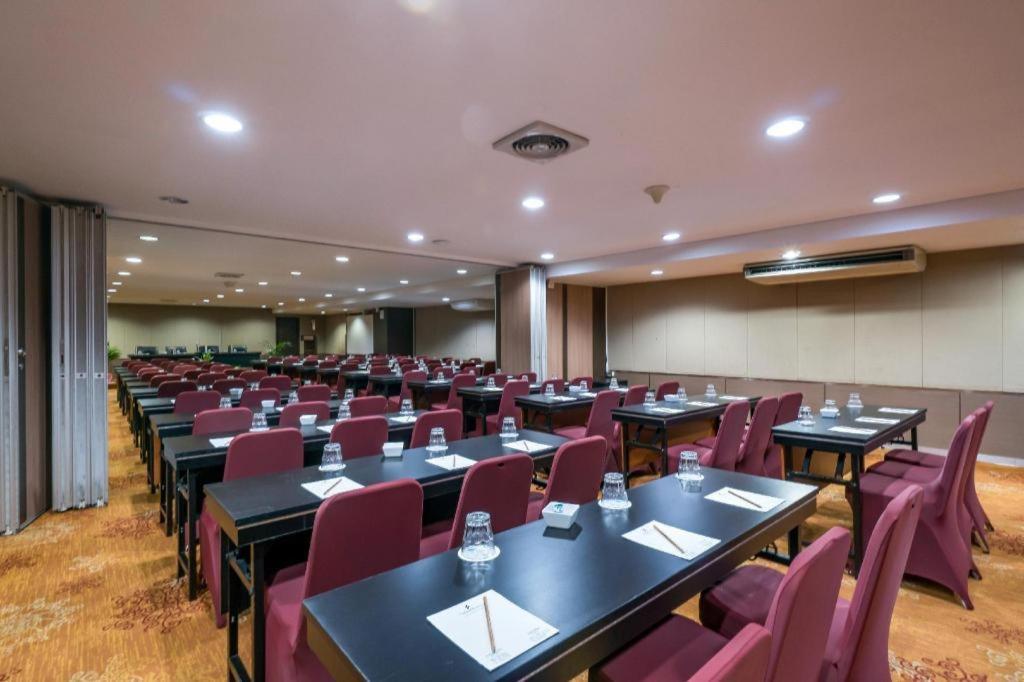 Sofyan Hotel Cut Meutia Giacarta Esterno foto